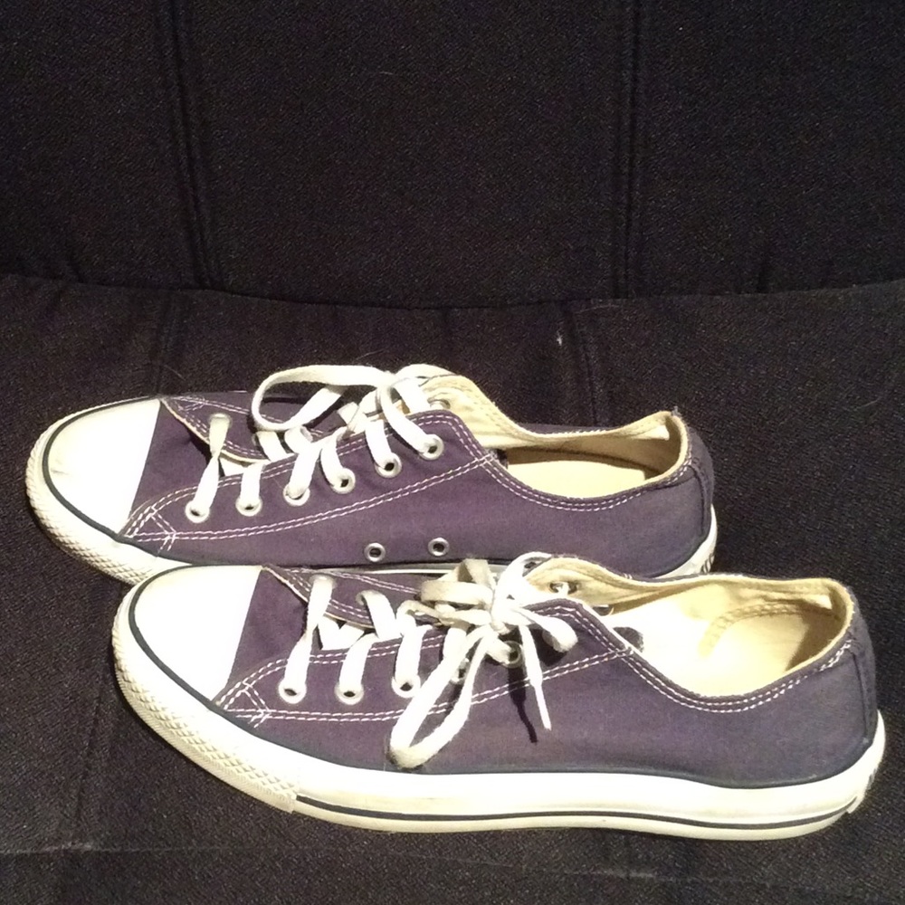 Navy blue and white size 10 gently used